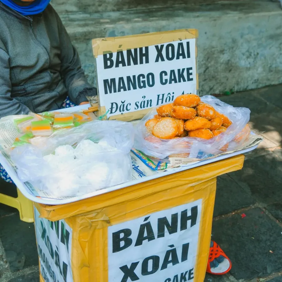 Bàn ăn tại Huỳnh Xuân Quốc 1996